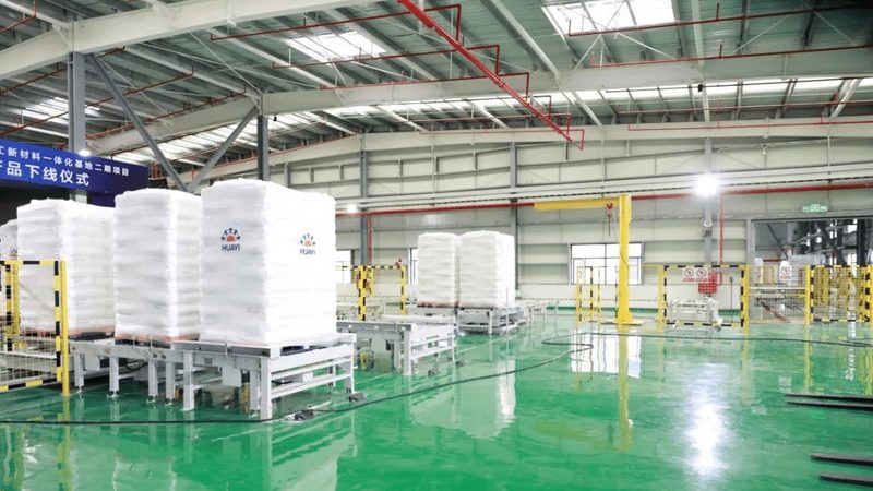 高强度工程塑料在关键应用中的突破与挑战**